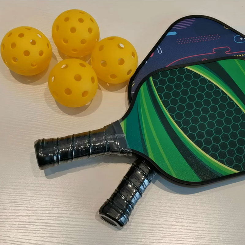 How to choose a Pickleball paddle?